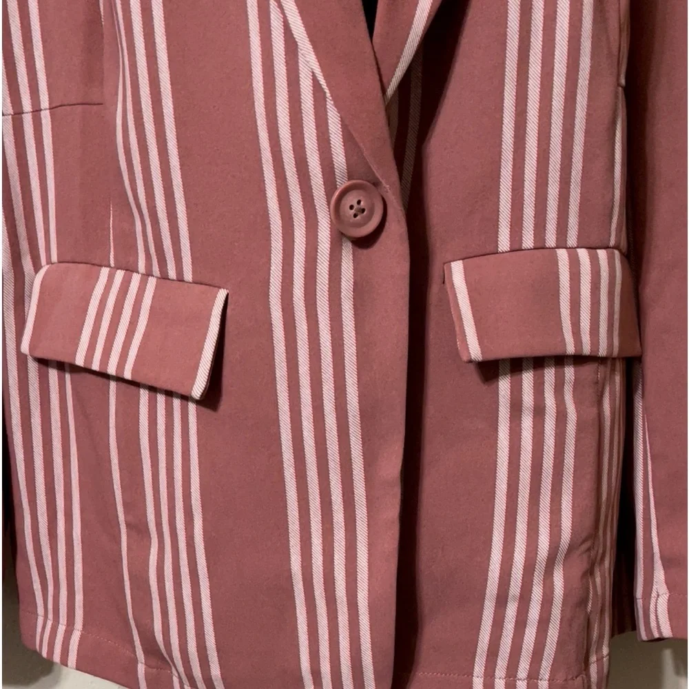 🆕🌼TORRID Boyfriend Blazer🌼 - Picture 7 of 16